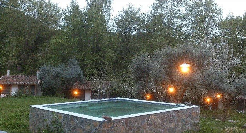 kucuk-ciftlik-bungalow-evleri havuz görseli