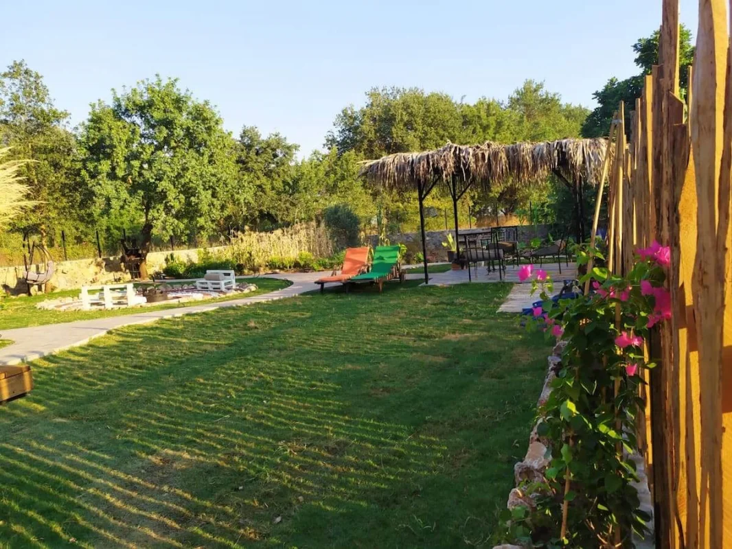 kayakoy-jungle-camping-tiny-house Fotoğrafı