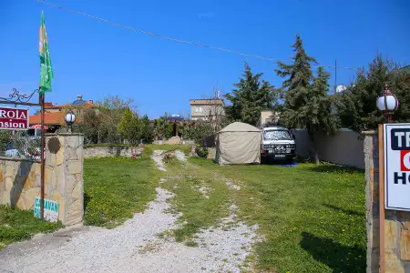 Troia Pension &amp; Camping Fotoğrafı