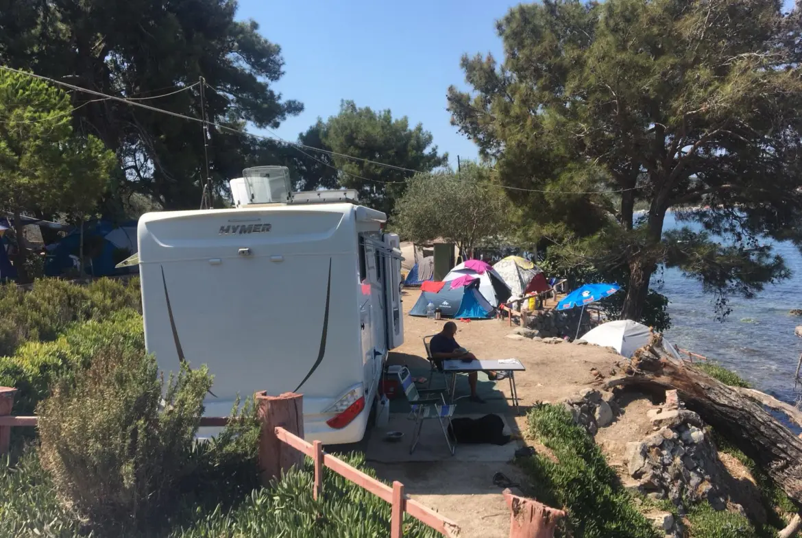 Dikili Caravan Camping Fotoğrafı