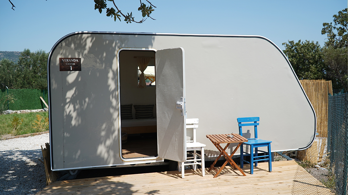 caravan-suits-0003-1